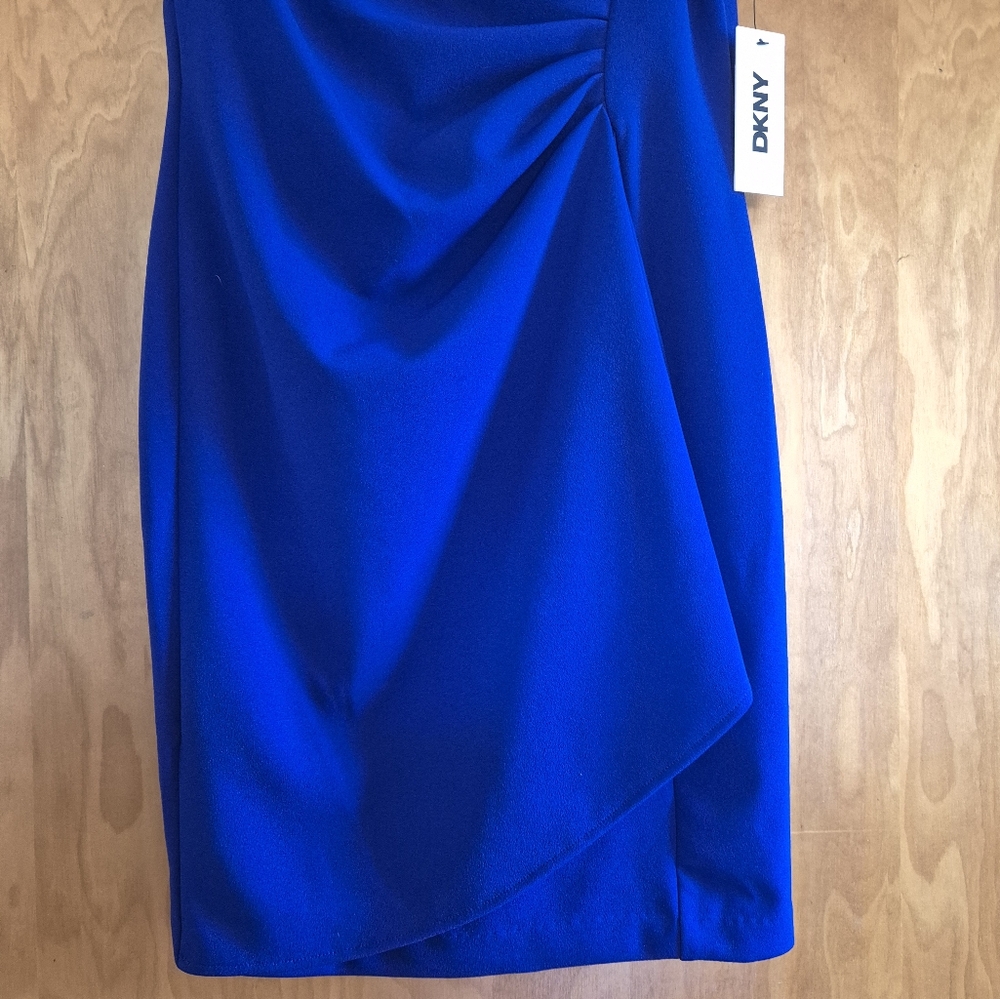 DKNY Women's Petite Short Sleeve Boat Neck Side Ruched Dress, size 10P - Picture 9 of 14